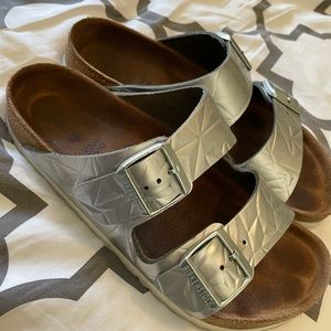Silver Arizona Birkenstock’s 39 regular width